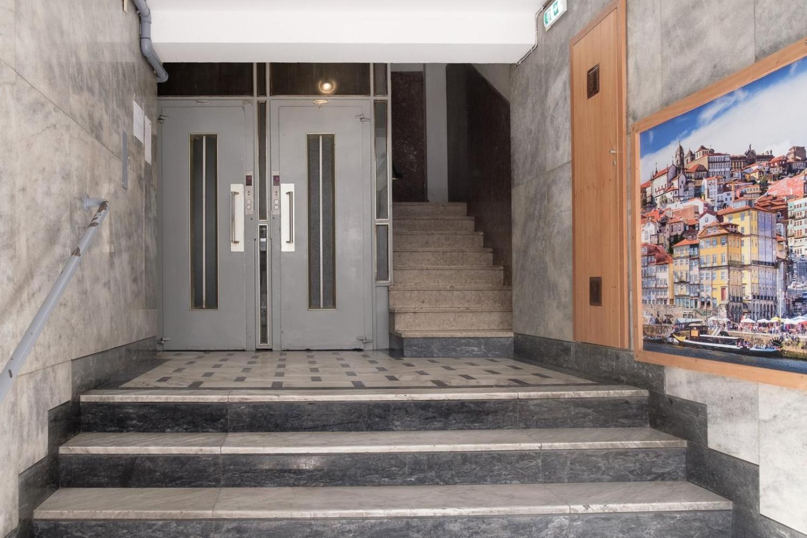 Guestready - Back To Little World Apartment Porto Ngoại thất bức ảnh